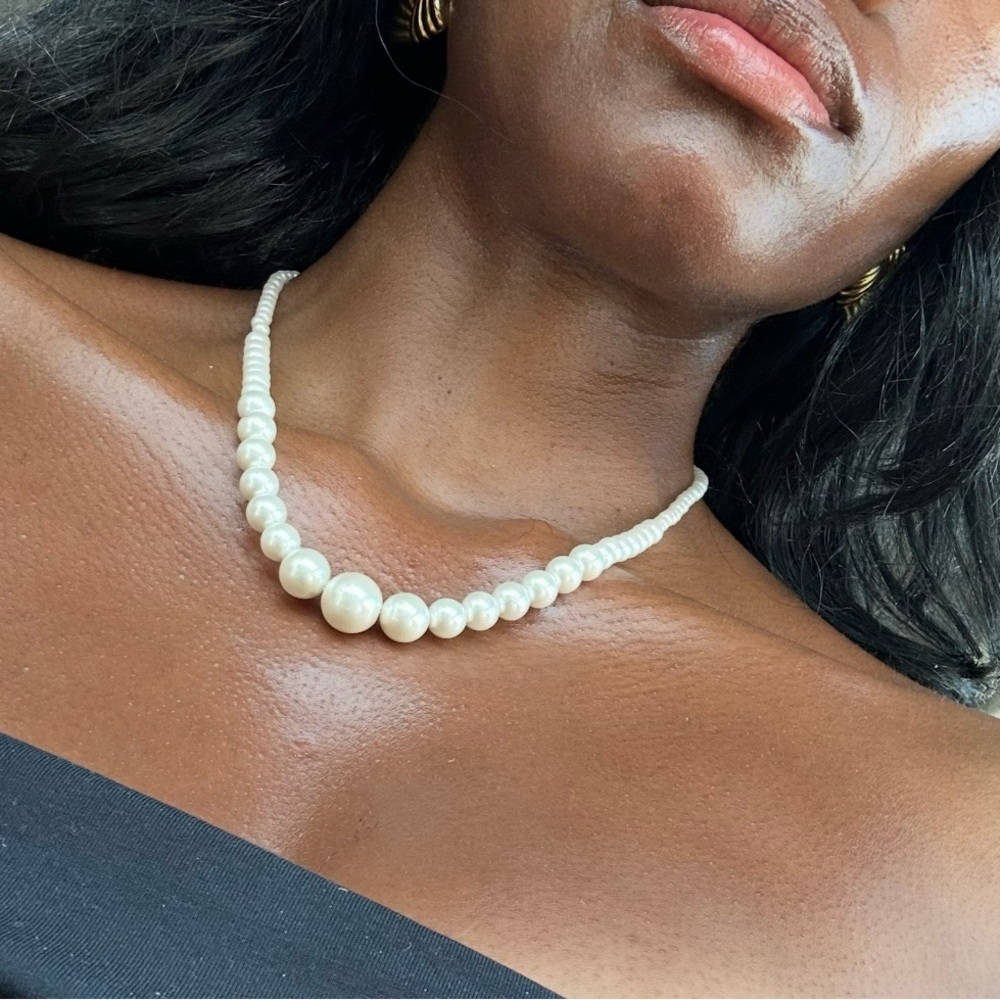 Vera Wang Pearl Necklace